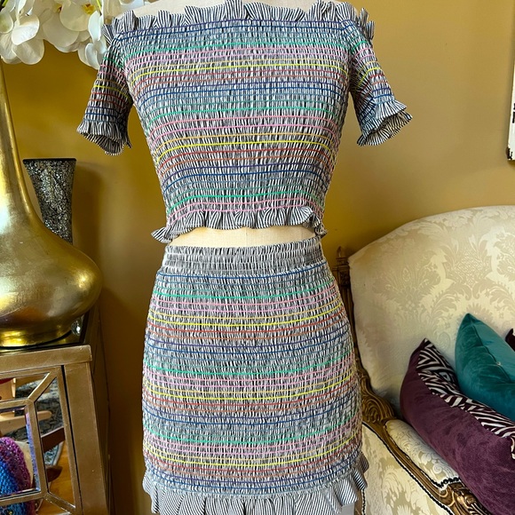 Storia Dresses & Skirts - STORIA skirt & Top set.